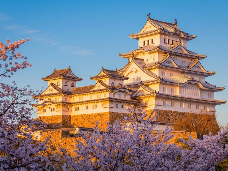 Castles of Japan - visiting the land of samurai, sakura and maples