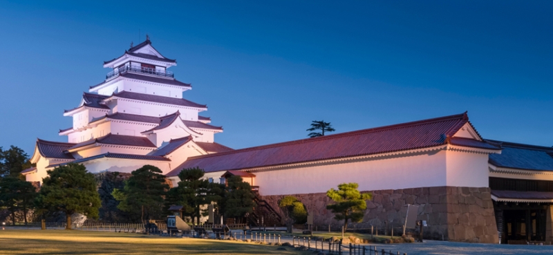 Castles of Japan - visiting the land of samurai, sakura and maples