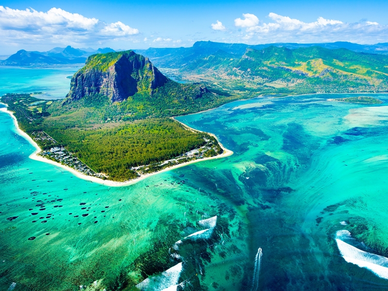 Mauritius - 5 best ways to have fun at sea